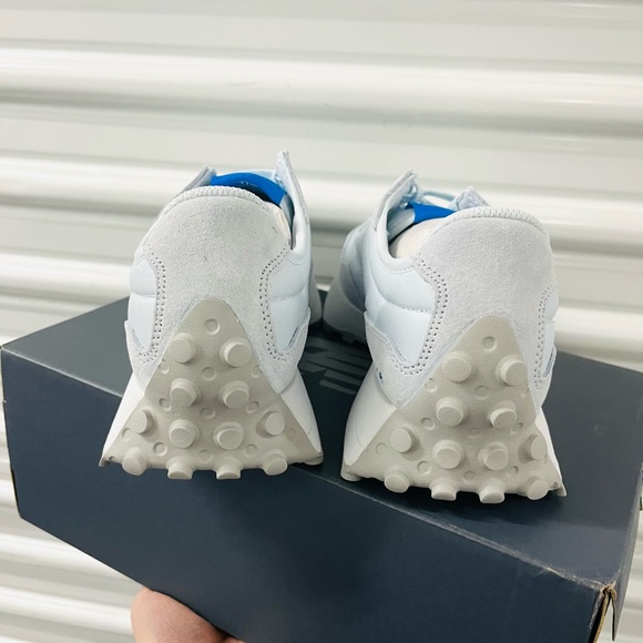 New Balance 327 Casual Women's Sneakers Shoes various sizes Light Sky Blue - Picture 13 of 15